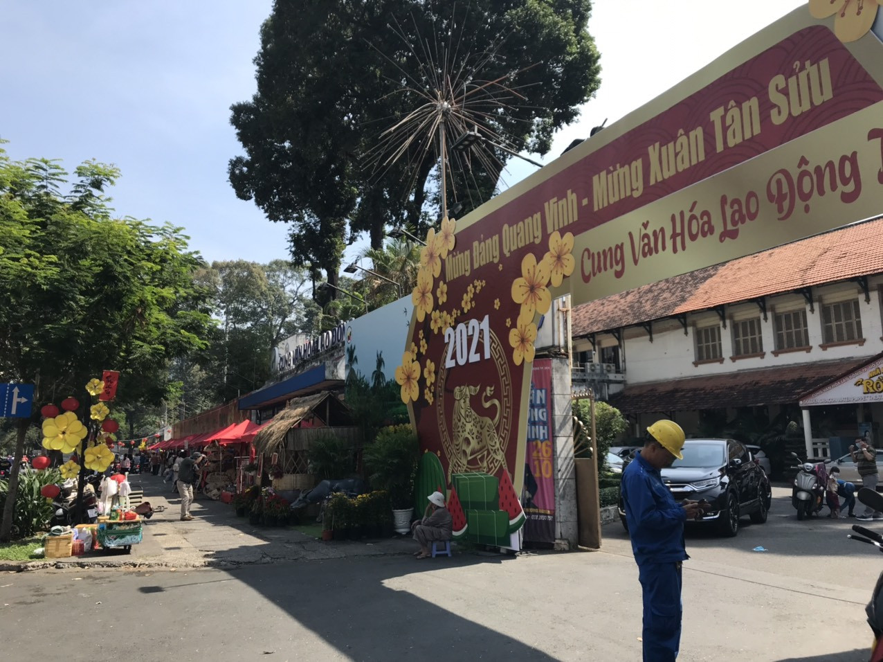 Lo ngại dịch bệnh, "phố ông đồ" tại TP. HCM vắng bóng người trẻ ảnh 3