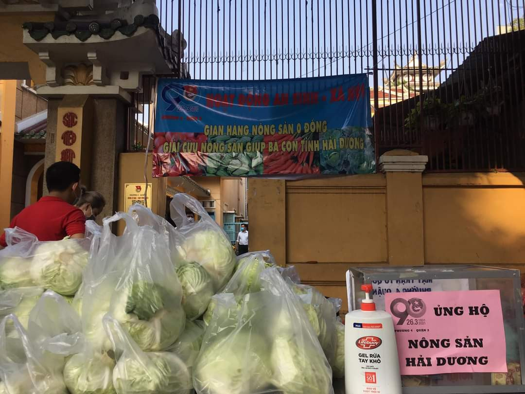 Bạn trẻ TP. HCM "giải cứu" nông sản cho nông dân Hải Dương ảnh 1