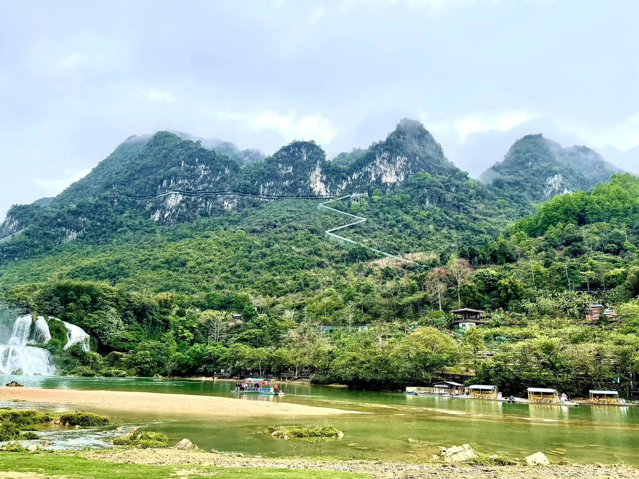 “Si mê” cảnh đẹp các tỉnh phía Bắc, cô gái trẻ TP. HCM tự lên tour 5 ngày để "phượt" ảnh 16