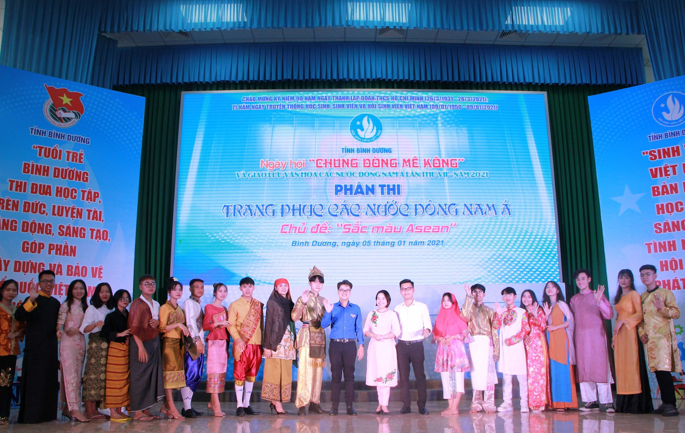 Bình Dương tổ chức nhiều hoạt động chào mừng 71 năm Ngày truyền thống Học sinh, sinh viên ảnh 5