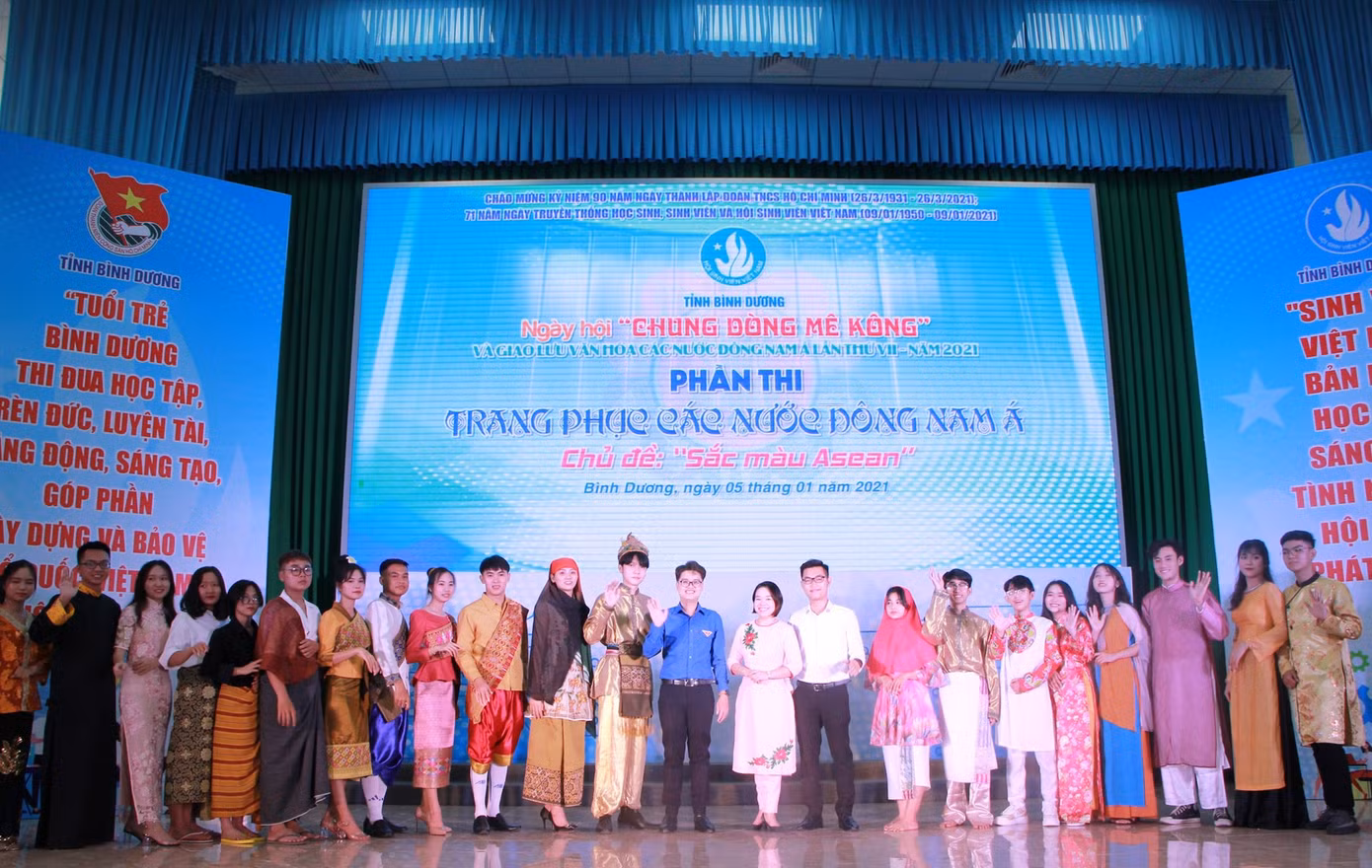 Bình Dương tổ chức nhiều hoạt động chào mừng 71 năm Ngày truyền thống Học sinh, sinh viên ảnh 5