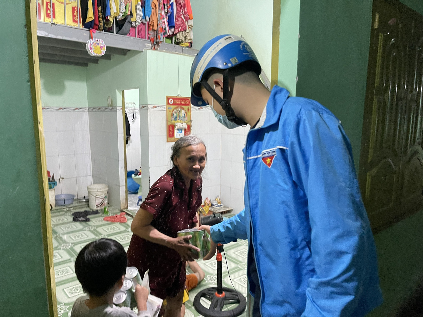 “Màu áo xanh” sẻ chia trong Tháng Thanh niên ảnh 9