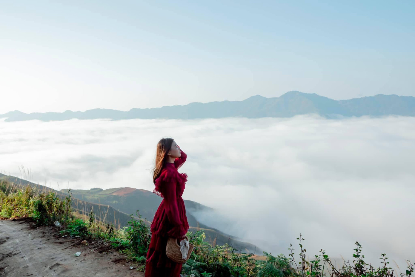 Lặng ngắm biển mây trên đỉnh Tà Xùa ảnh 8