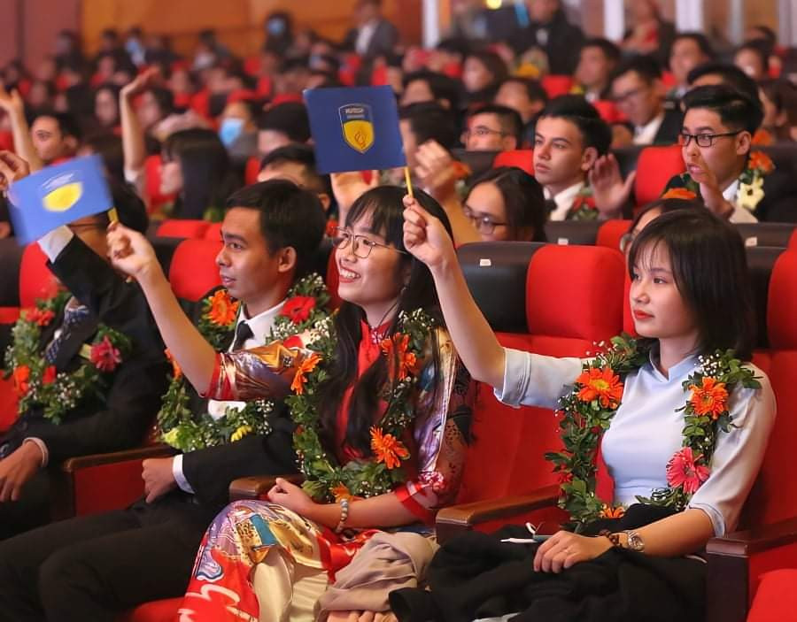 Nữ Chủ tịch Hội Sinh viên tài năng, có nụ cười tỏa nắng ảnh 1