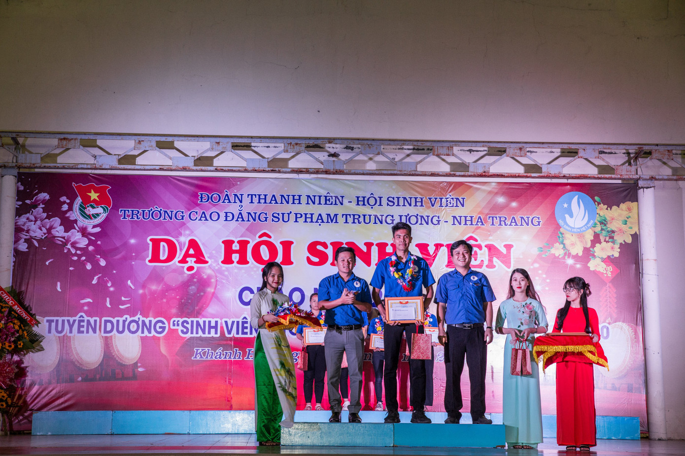 Đoàn trường CĐSP Trung ương Nha Trang tổ chức “Dạ hội chào năm 2021” ảnh 11
