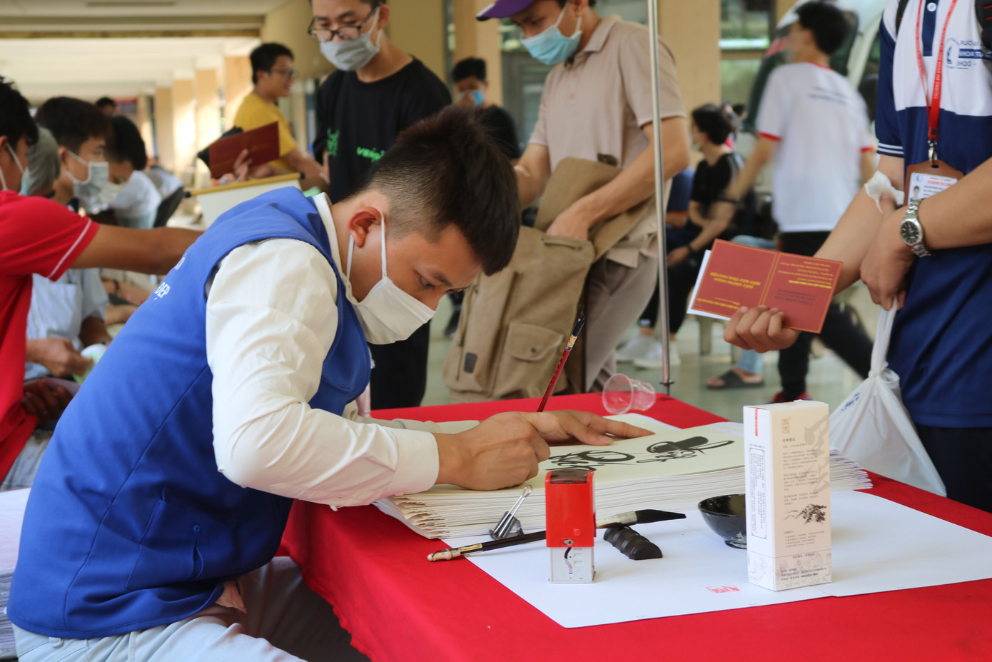 Hội Sinh viên trường ĐH KHTN (ĐHQG TP. HCM) tổ chức chương trình hiến máu tình nguyện ảnh 11