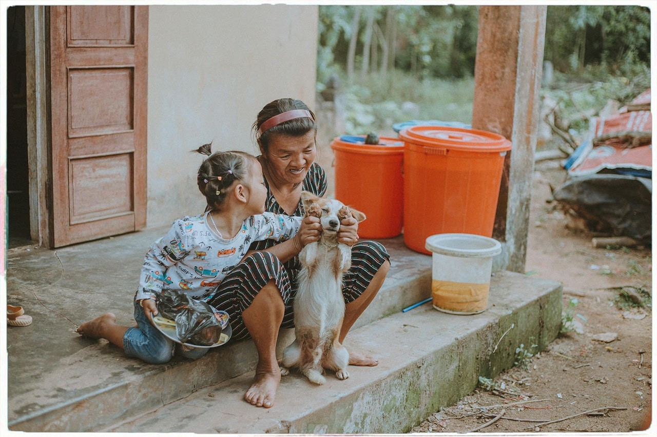 Xúc động bộ ảnh “câu chuyện đặc biệt hai mẹ con” của nữ nhiếp ảnh gia Quảng Ngãi ảnh 5