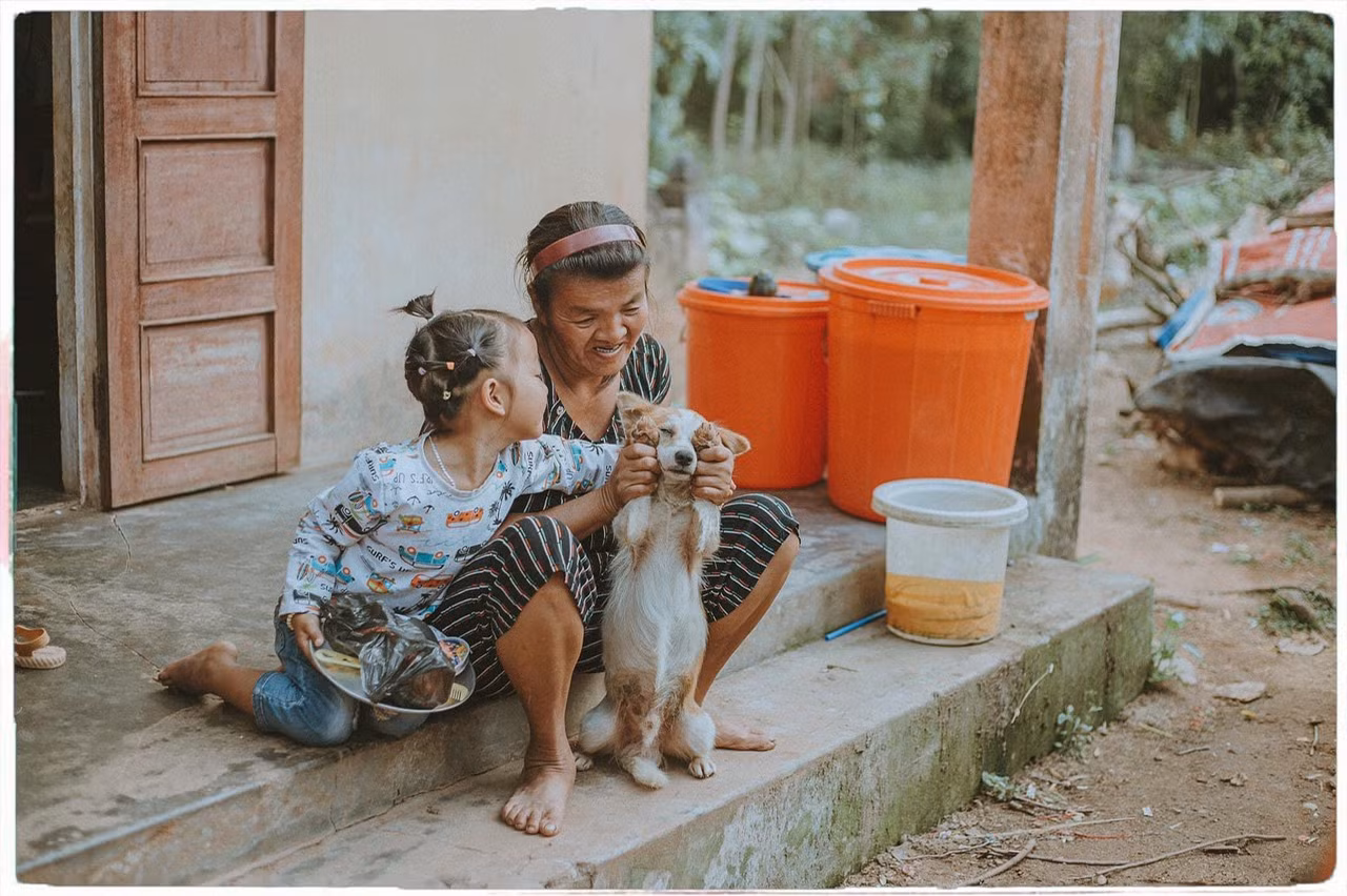 Xúc động bộ ảnh “câu chuyện đặc biệt hai mẹ con” của nữ nhiếp ảnh gia Quảng Ngãi ảnh 5