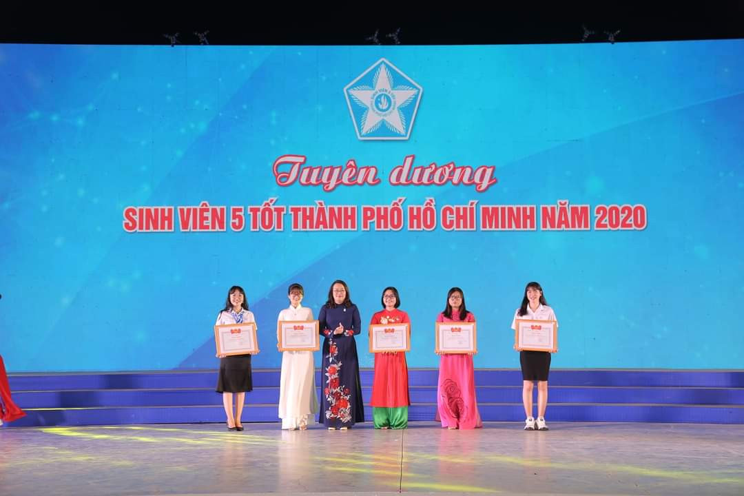 Nữ Chủ tịch Hội Sinh viên tài năng, có nụ cười tỏa nắng ảnh 3