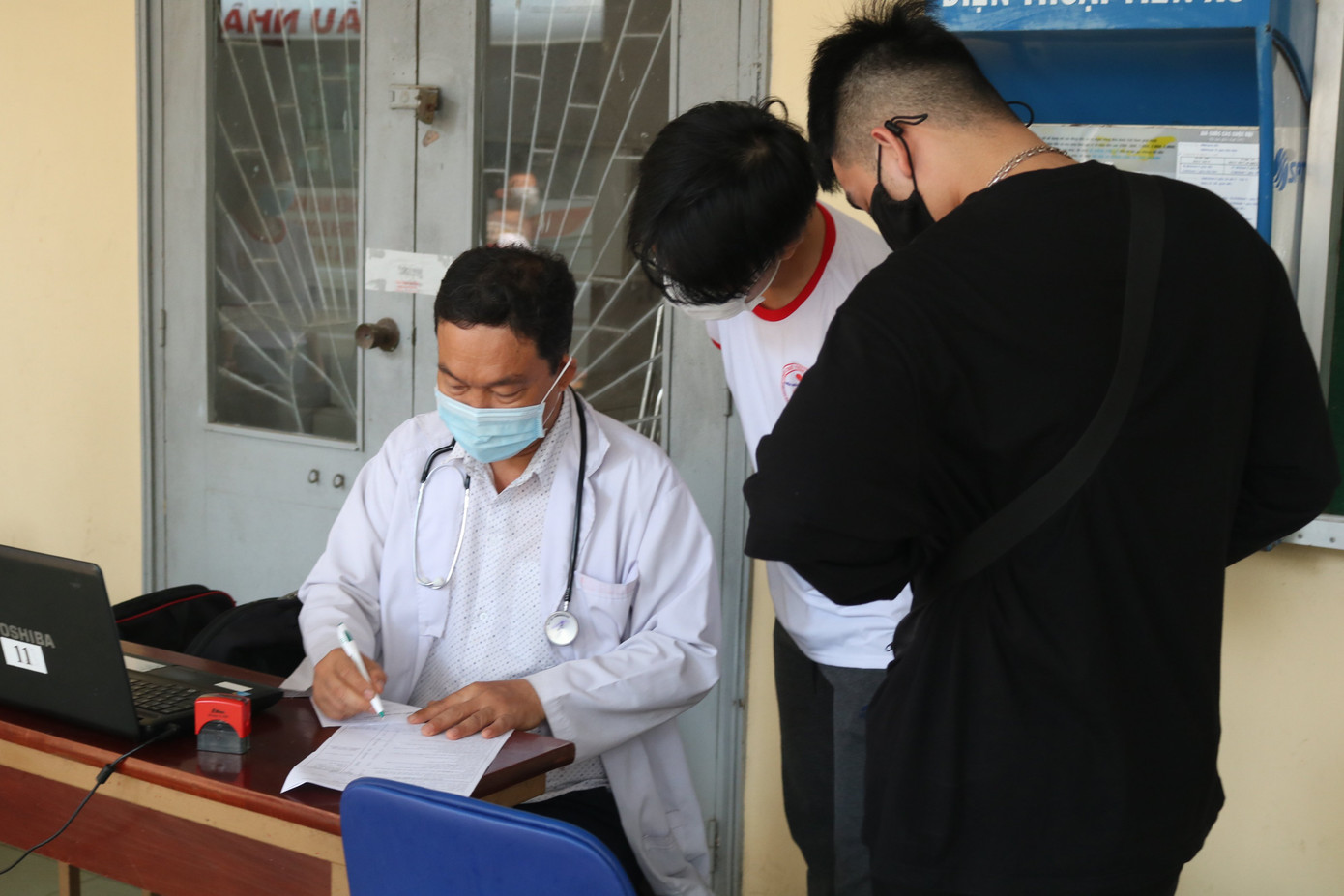 Hội Sinh viên trường ĐH KHTN (ĐHQG TP. HCM) tổ chức chương trình hiến máu tình nguyện ảnh 7