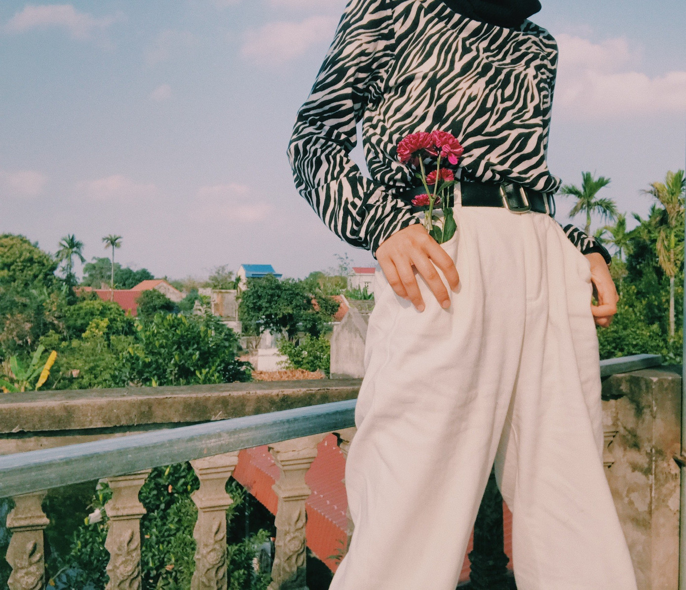 Cư dân mạng “mê tít” với trang phục giá... 9.000 đồng của cô sinh viên ảnh 5