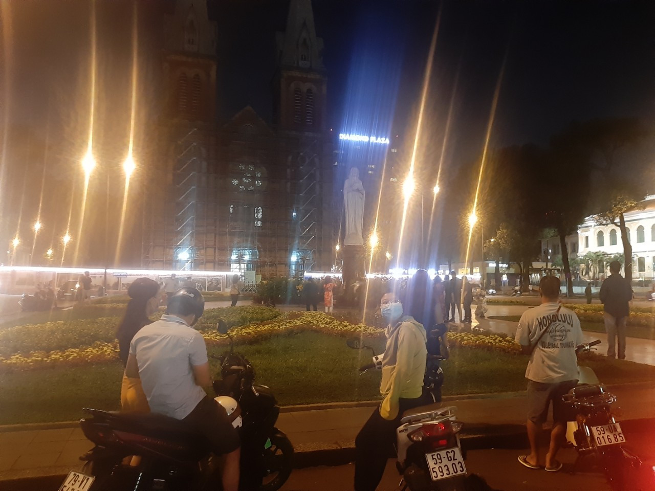 Giới trẻ Sài Gòn chuyển đón Giao thừa tại các quán cà phê ảnh 6