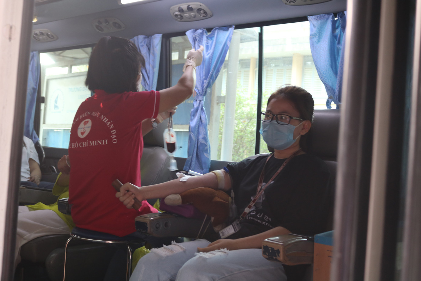 Hội Sinh viên trường ĐH KHTN (ĐHQG TP. HCM) tổ chức chương trình hiến máu tình nguyện ảnh 10