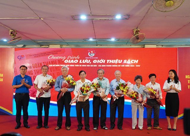 Ra mắt sách “Lịch sử Đoàn Thanh niên nông thôn và vùng ven Sài Gòn - Gia Định” ảnh 1