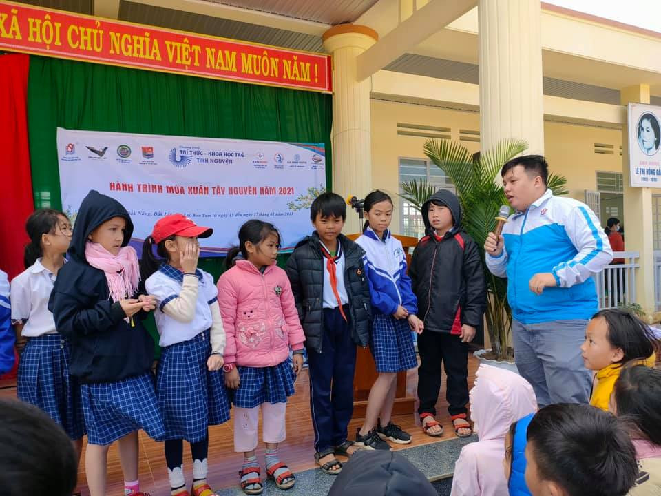 Trí thức Khoa học Trẻ Tình nguyện TP. HCM đến Tây Nguyên ảnh 1