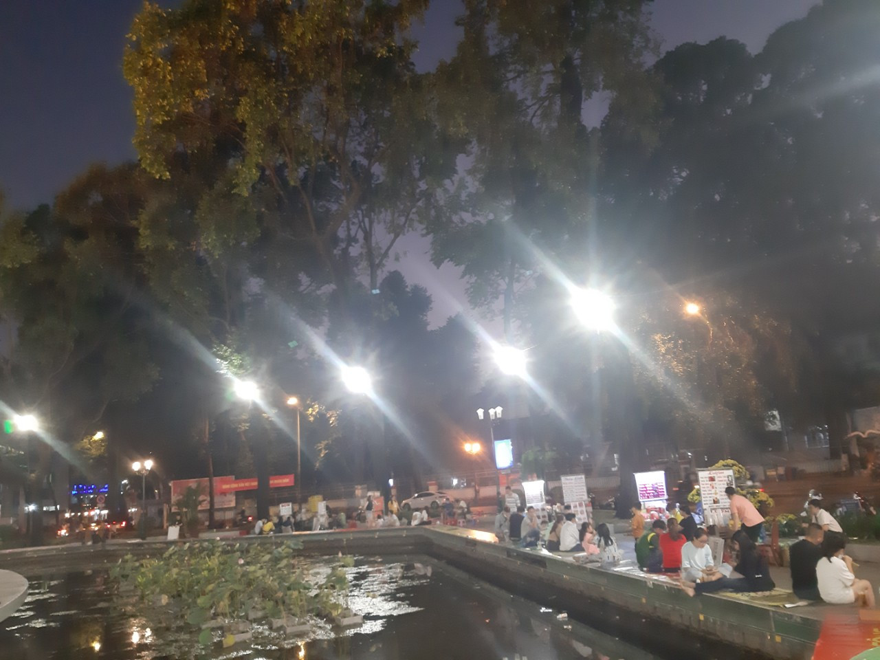 TP. HCM: Hàng quán bắt đầu nhộn nhịp trở lại ảnh 14