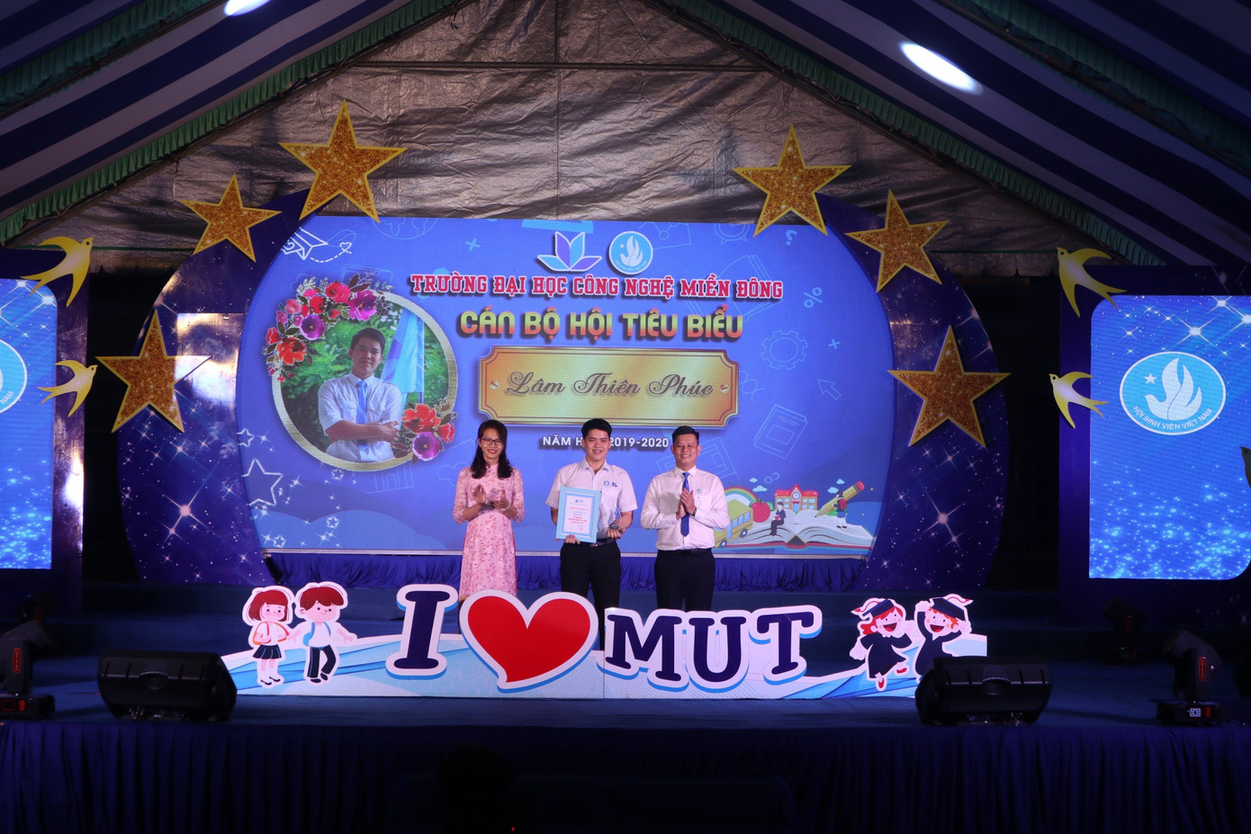 Trường ĐH Công nghệ Miền Đông tuyên dương “Sinh viên 5 tốt” và cán bộ Hội tiêu biểu ảnh 7