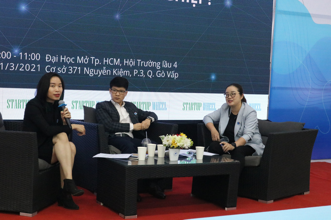 Người trẻ nên "khởi nghề hay khởi nghiệp"? ảnh 1