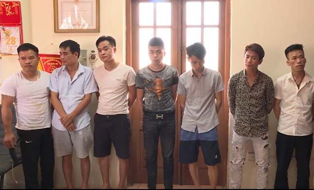 Dàn 'hot girl' phê ma túy, bán dâm trong quán karaoke ảnh 1