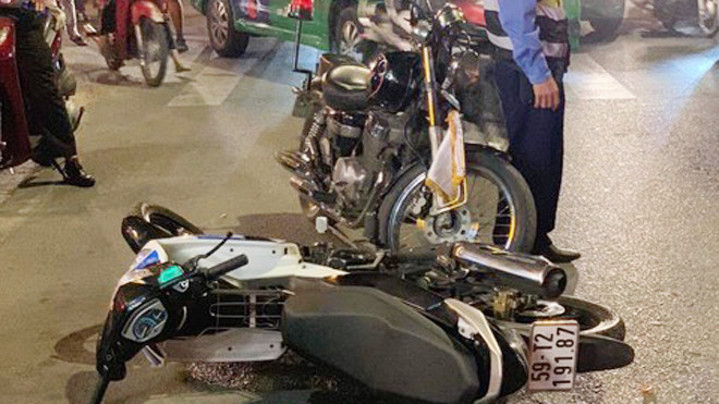 Thanh niên cướp giật bị bắt, gia đình kéo tới giải vây ảnh 1