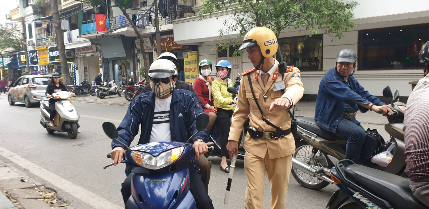 Uống 2 chén rượu, người đàn ông điều khiển xe máy bị phạt 7 triệu đồng ảnh 4