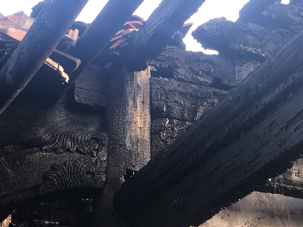 Cháy sập mái di tích quốc gia chùa Cự Đà ảnh 2