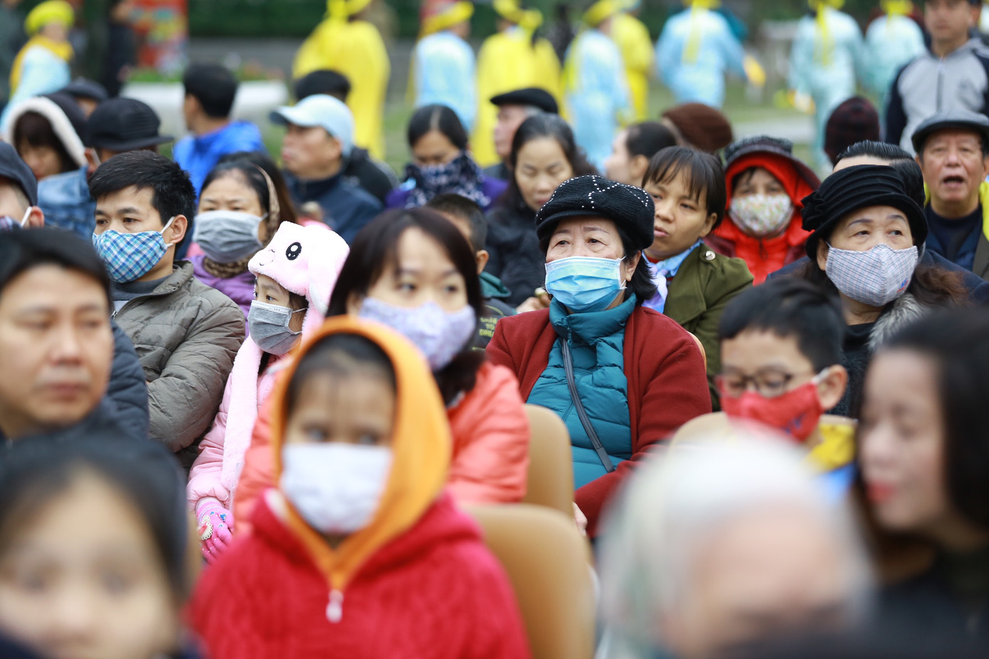 Lo ngại virus corona, dân đeo khẩu trang dự hội Gò Đống Đa ảnh 2