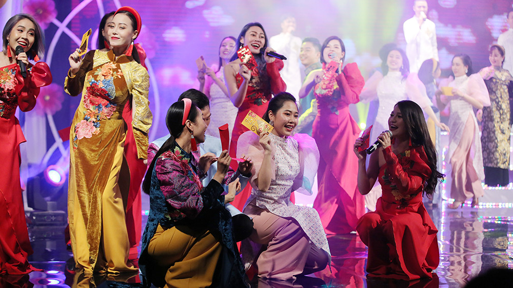 Bất ngờ với hài kịch-ca nhạc duyên dáng 'Chào 2020-Lời chúc đầu xuân' ảnh 1