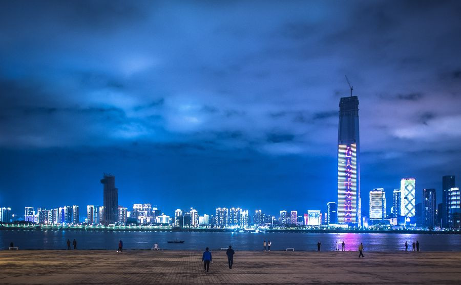 Vũ Hán: 'Mùa xuân trở lại' sau 65 ngày cửa đóng then cài vì COVID-19 ảnh 14