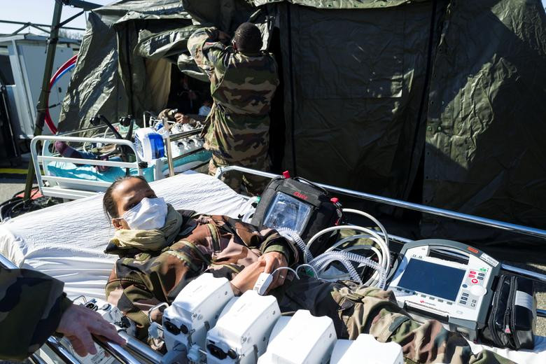 Hội chợ, sân bóng trên toàn cầu ‘hóa’ bệnh viện dã chiến chống COVID-19 ảnh 15