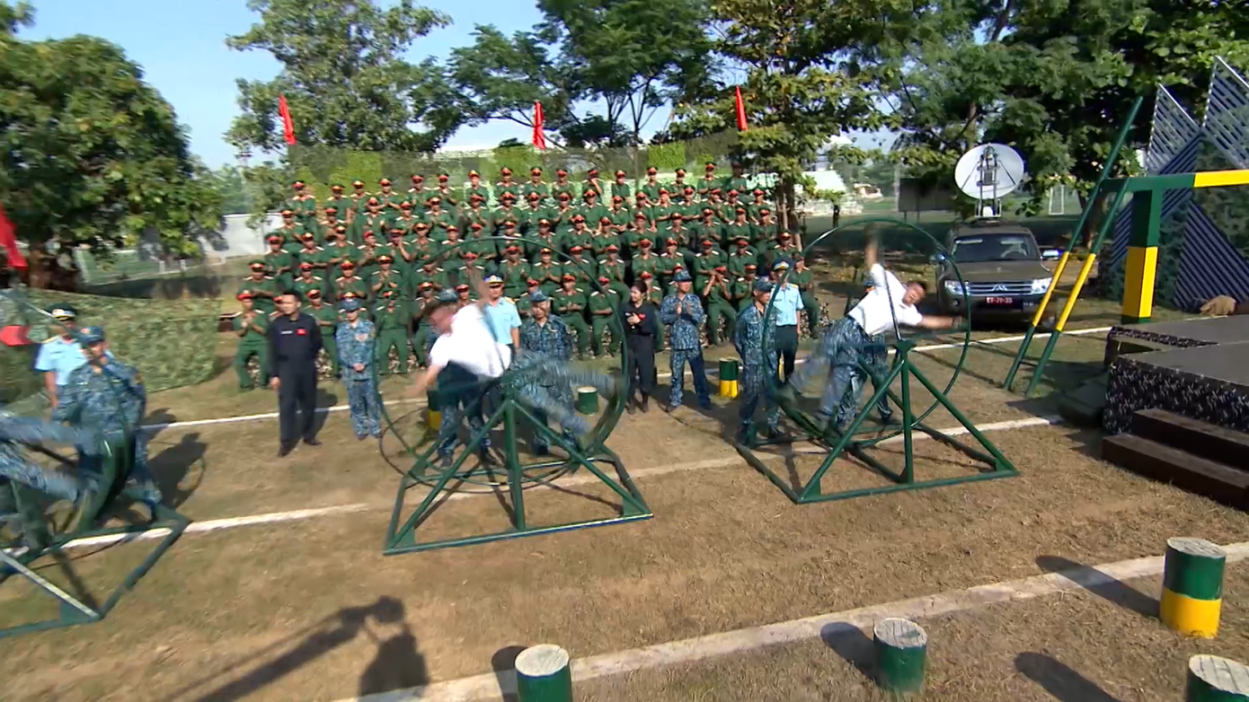 Nhà báo Lại Bắc Hải Đăng tiết lộ về phiên bản ‘Chiến sĩ thép’ ảnh 1