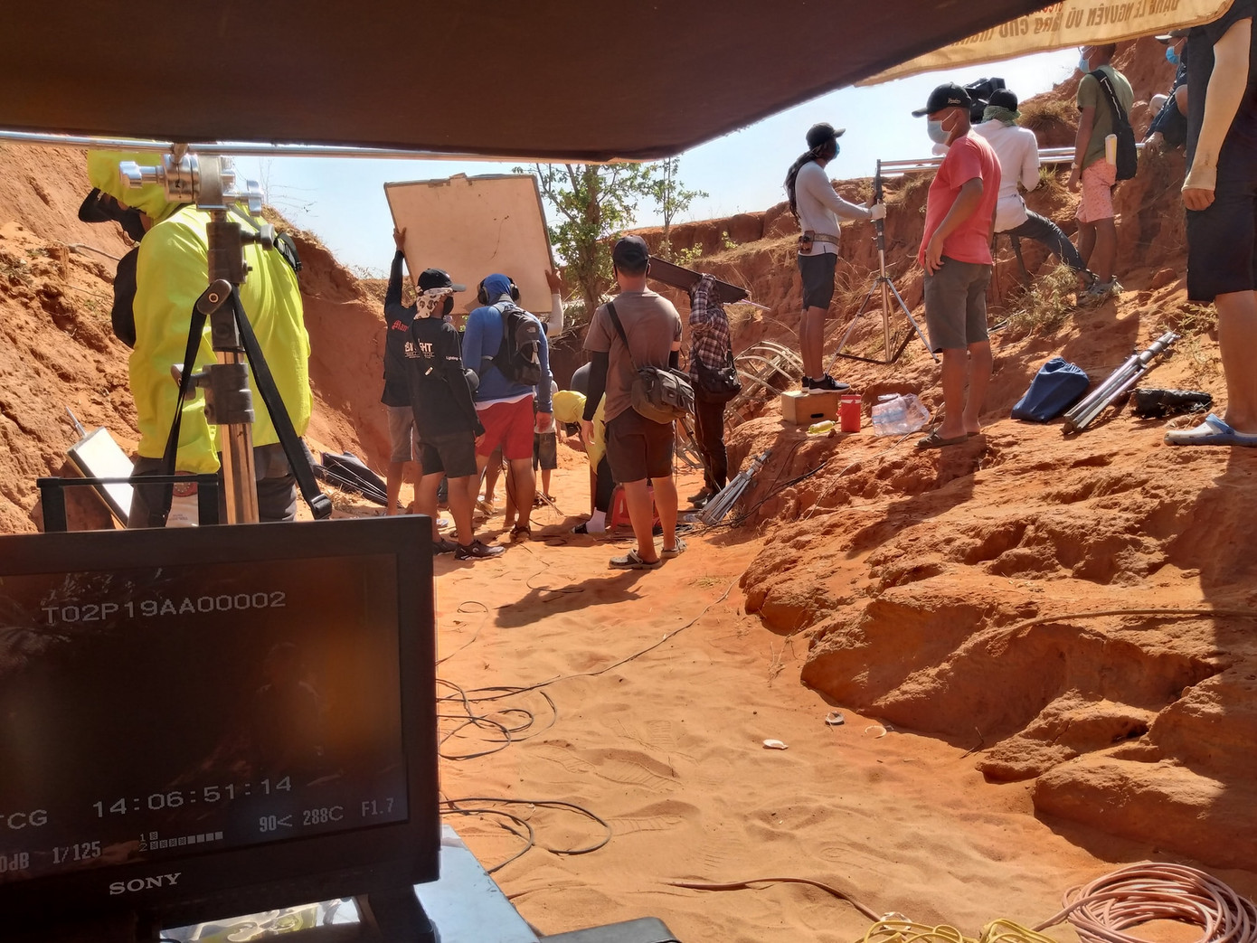 Lưu Trọng Ninh ‘hô biến’ Thúy Diễm thành đen như cột cháy nhà ở ‘Cát đỏ’ ảnh 2