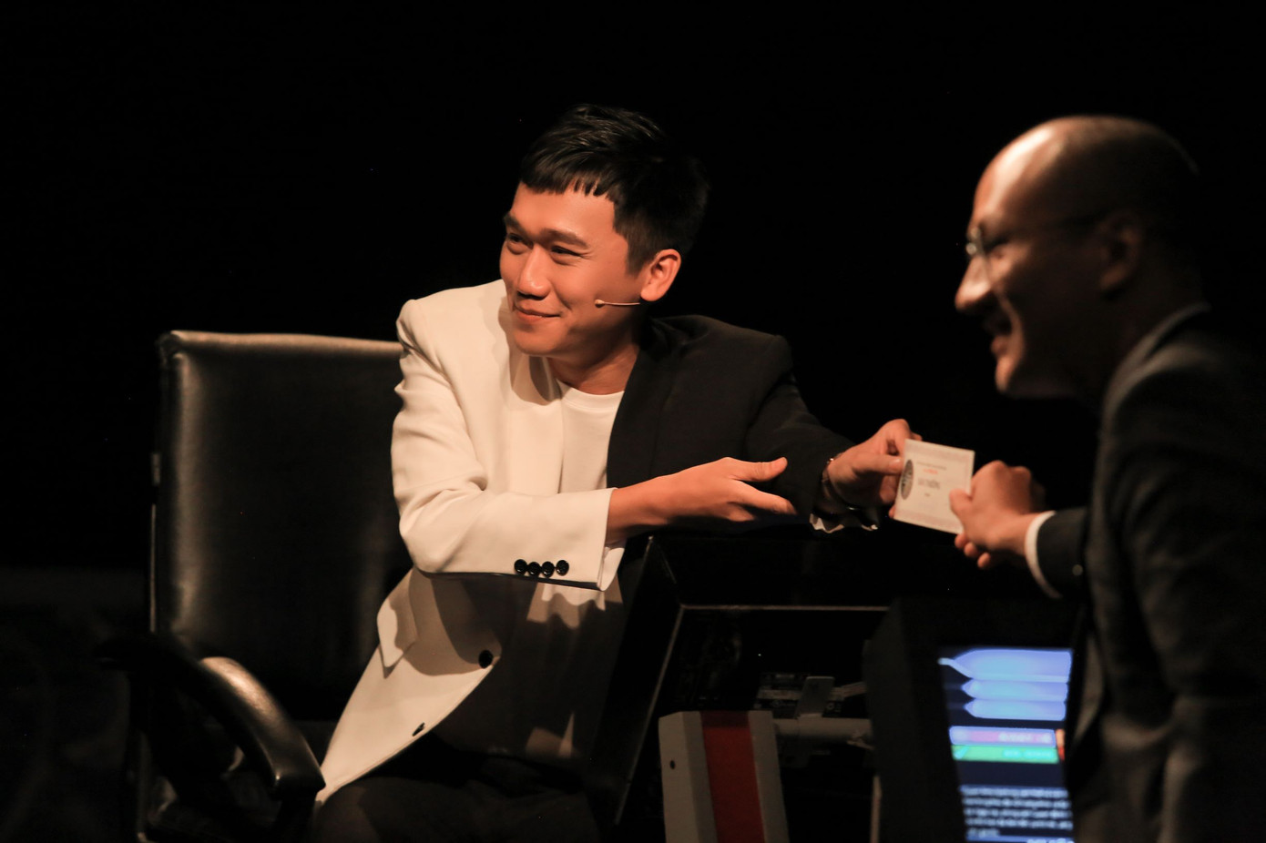 Xuân Nghị ẵm 40 triệu và có cuộc gọi điện hài hước nhất ‘Ai là triệu phú’ ảnh 2