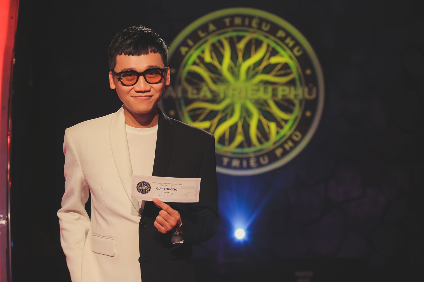 Xuân Nghị ẵm 40 triệu và có cuộc gọi điện hài hước nhất ‘Ai là triệu phú’ ảnh 3