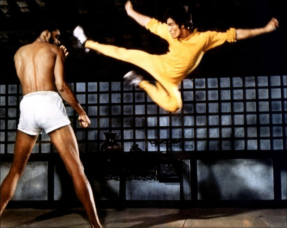Phi cước hù dọa Kareem Abdul-Jabbar trong Trò chơi tử thần (Game of Death - 1978) 10 cú đá kinh điển của Lý Tiểu Long ảnh 4