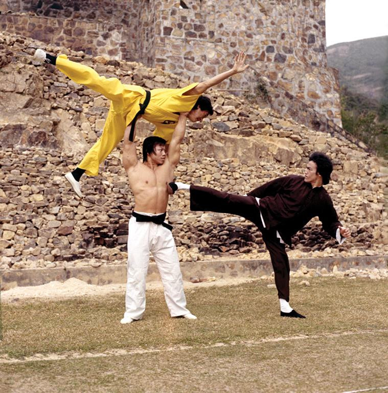 Tiền cước tấn công Bolo Yeung trong phim Long tranh hổ đấu (Enter the Dragon - 1973) 10 cú đá kinh điển của Lý Tiểu Long ảnh 8