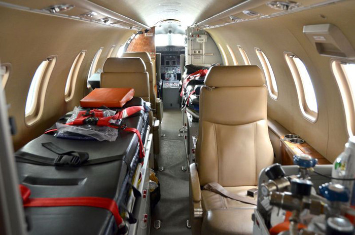 Ronaldo trở lại Italia trên chuyến bay cứu thương ảnh 1