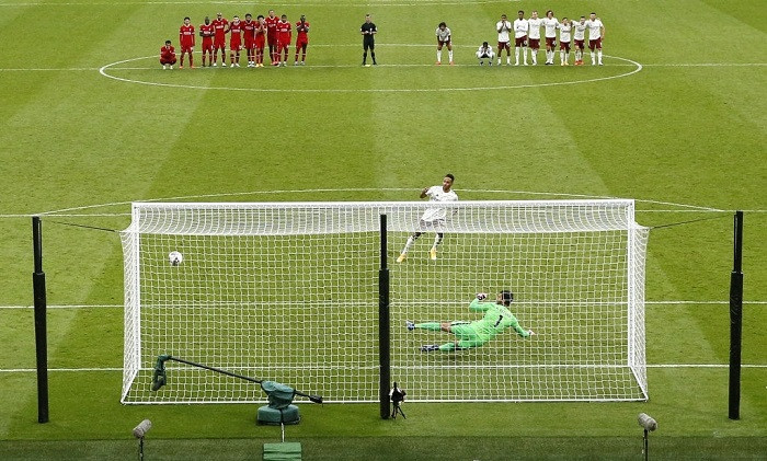 Hạ Liverpool, Arsenal 'mở tiệc' ăn mừng tại Wembley ảnh 2