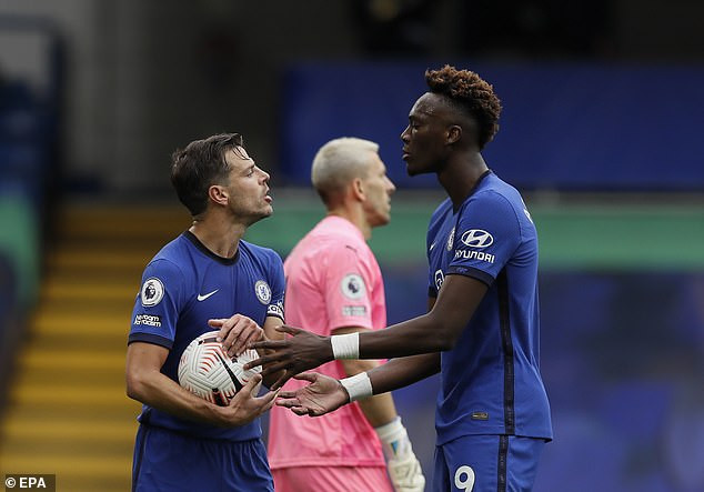 Tranh đá phạt đền, sao Chelsea nổi nóng với đội trưởng ảnh 1