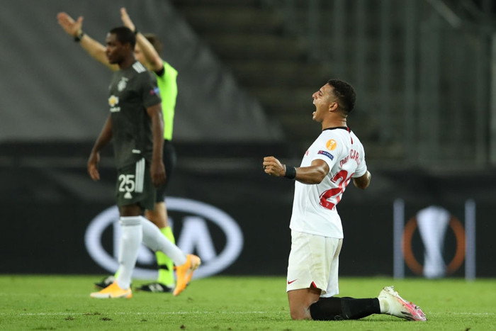 Fernandes gục ngã sau thất bại cay đắng của M.U ảnh 13