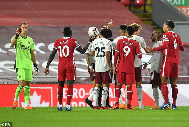 Đấm thẳng mặt sao Arsenal, Sadio Mane thoát thẻ đỏ khó tin ảnh 1