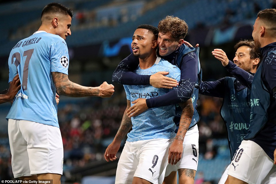 Hàng thủ mơ ngủ, Real Madrid ôm hận trước Man City ảnh 1