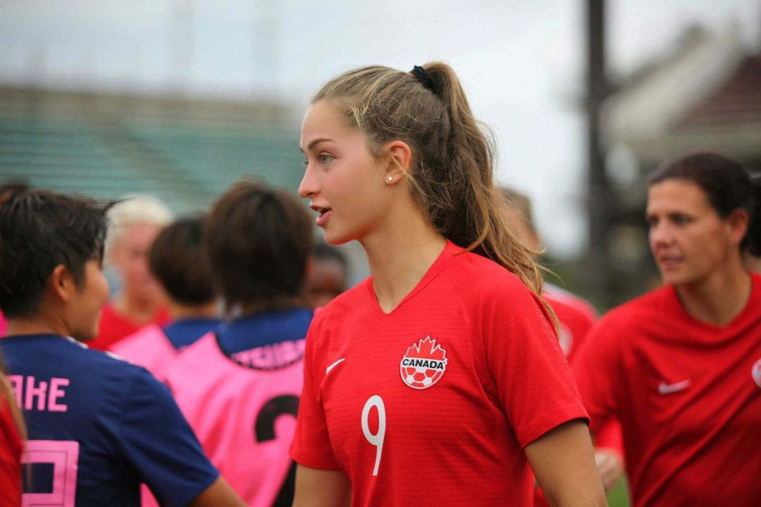 Sao trẻ của Bayern có 'nội gián' xinh đẹp ở... PSG ảnh 1