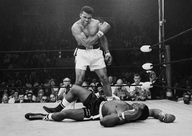 Chỉ Lý Tiểu Long mới làm khó được võ sĩ vĩ đại Muhammad Ali ảnh 1