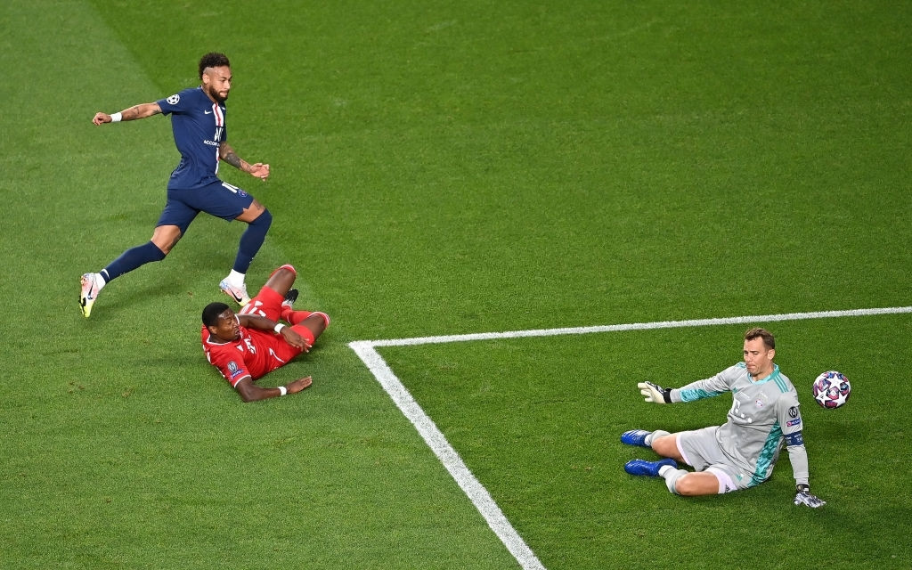 Neymar khóc rưng rức, tiếc ngẩn ngơ cúp bạc Champions League ảnh 1