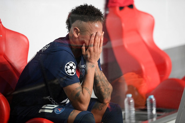 Neymar khóc rưng rức, tiếc ngẩn ngơ cúp bạc Champions League ảnh 3