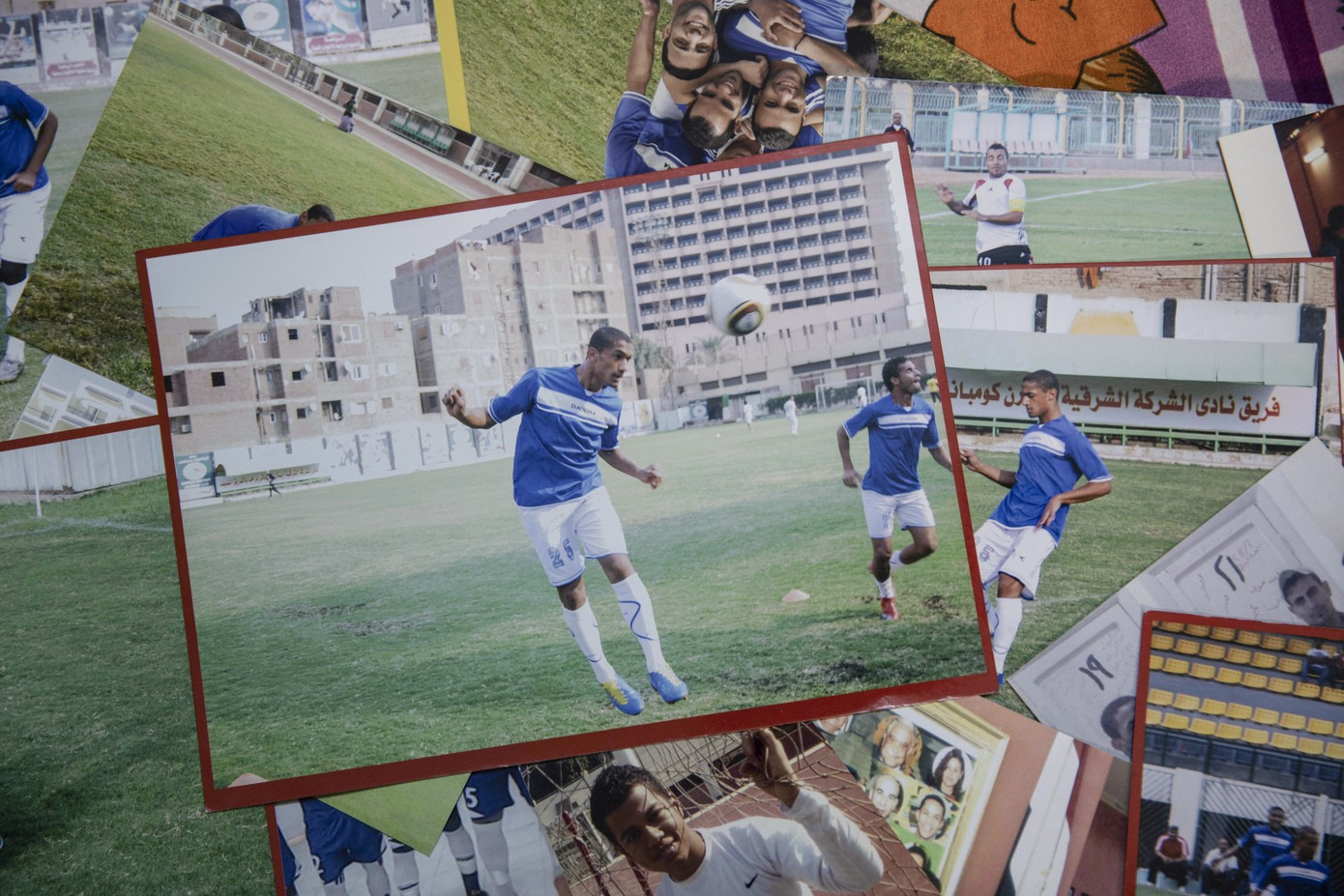 Cầu thủ Ai Cập làm thợ xây, bán kẹo kéo kiếm sống mùa COVID-19 ảnh 1