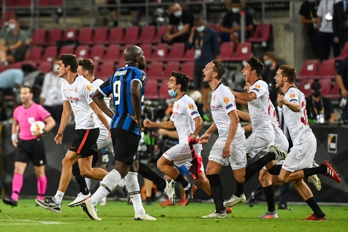Sevilla vô địch Europa League trong cơn mưa bàn thắng ảnh 17