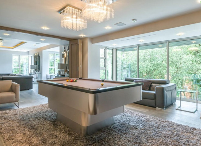 Hậu ly hôn, huyền thoại M.U rao bán 'biệt phủ' triệu đô ảnh 4