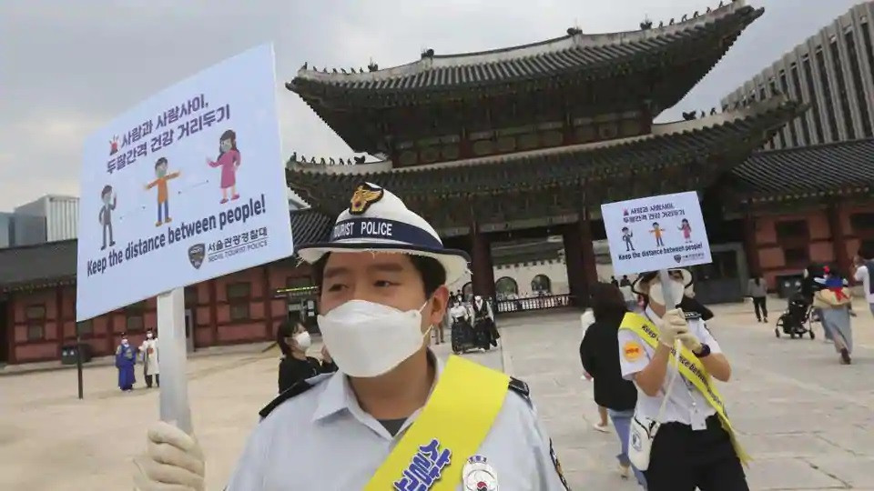 Người trẻ châu Á đón Trung thu cô đơn vì COVID-19 ảnh 2